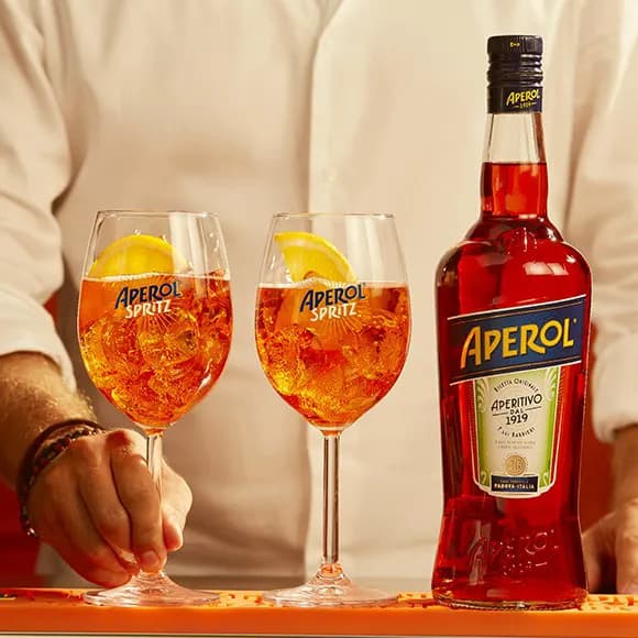 An Aperol spritz